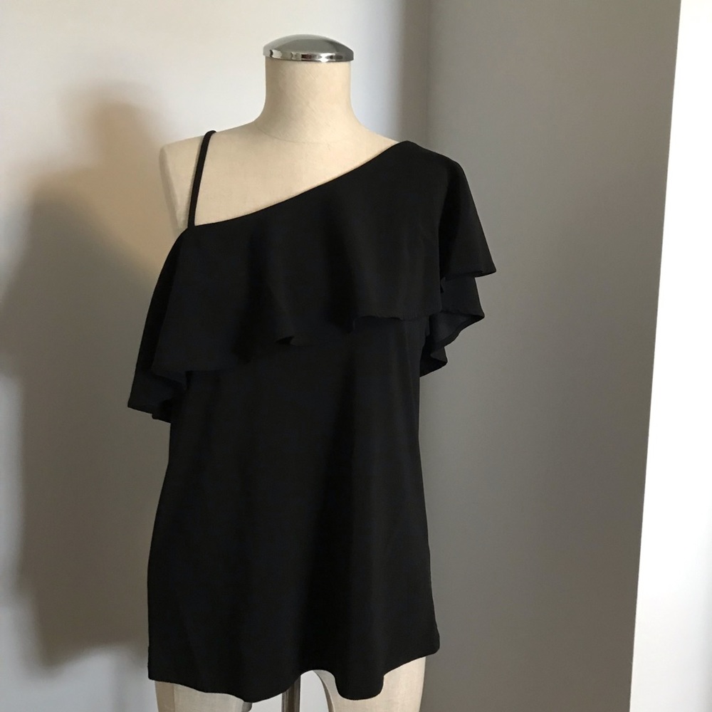 EUC one shoulder ruffle top Banana Republic